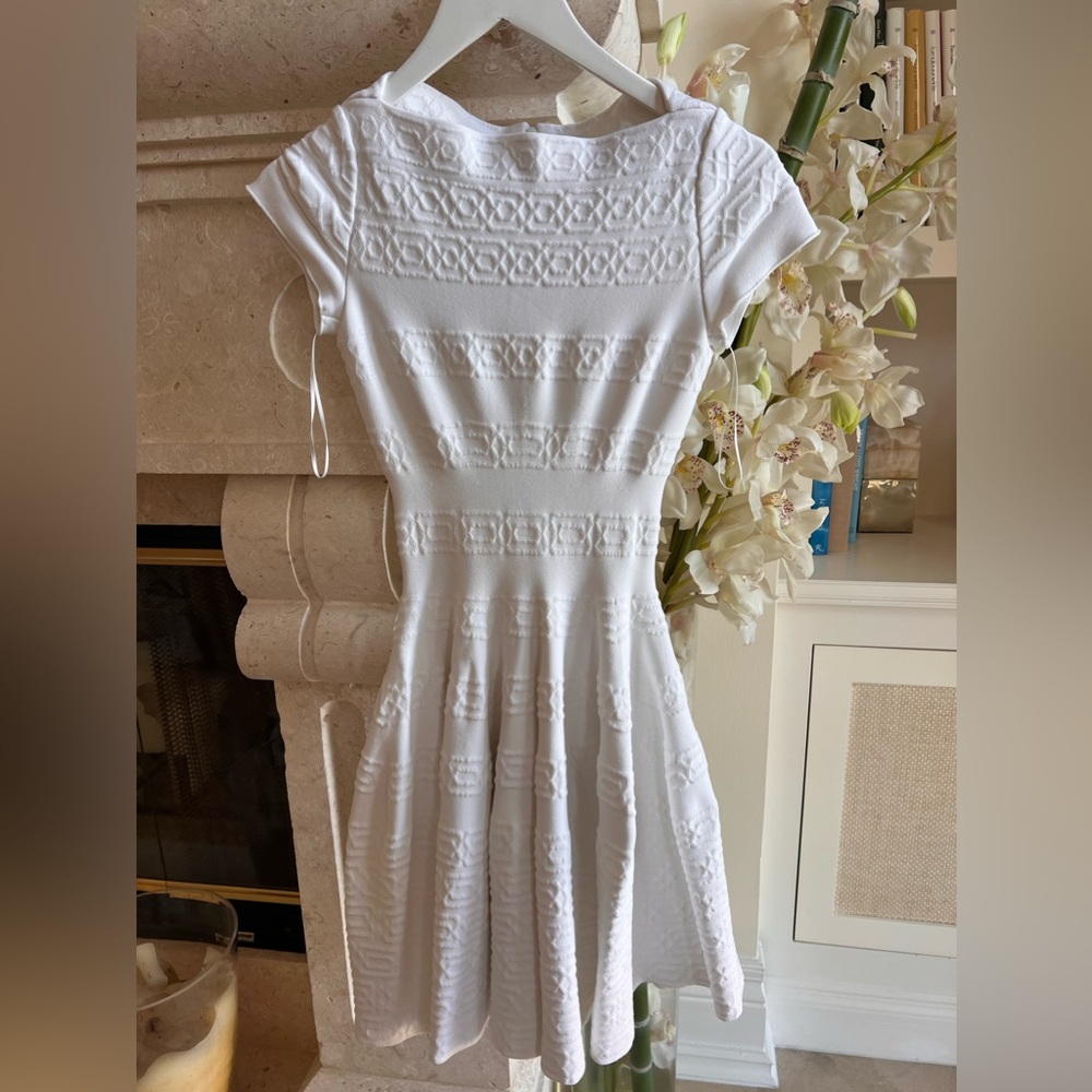 Stunning White Alaia Dress – Timeless Elegance